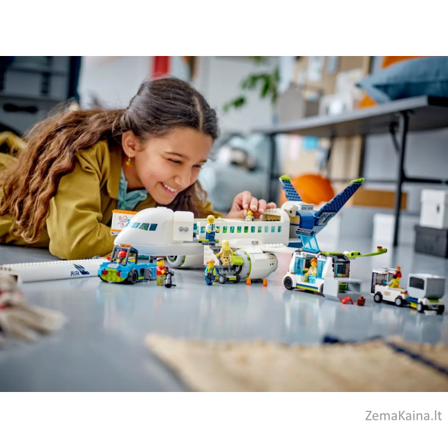 LEGO CITY 60367 PASSENGER AIRPLANE 7