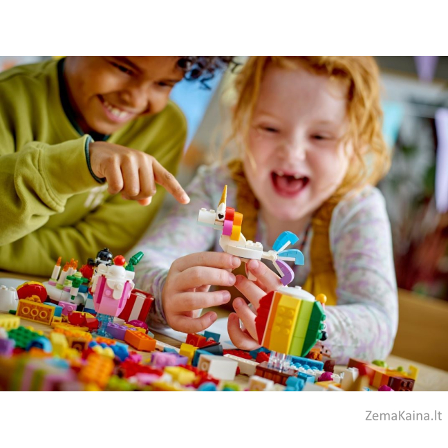 LEGO CLASSIC 11029 KŪRYBINĖS ŠALIES DĖŽUTĖ 9